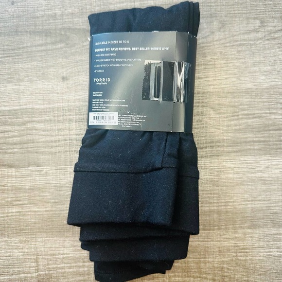 Torrid Women's Black High Rise Stretch Ruched Side Bike Short Size 6X - Picture 3 of 3